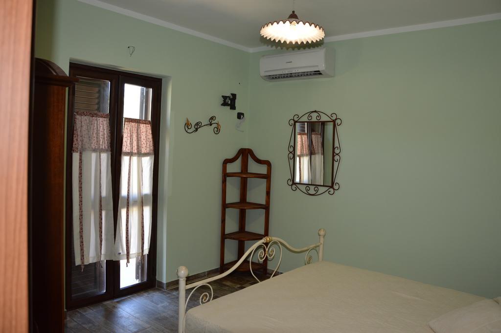 Agriturismo Donna Beatrice Bianco Chambre photo
